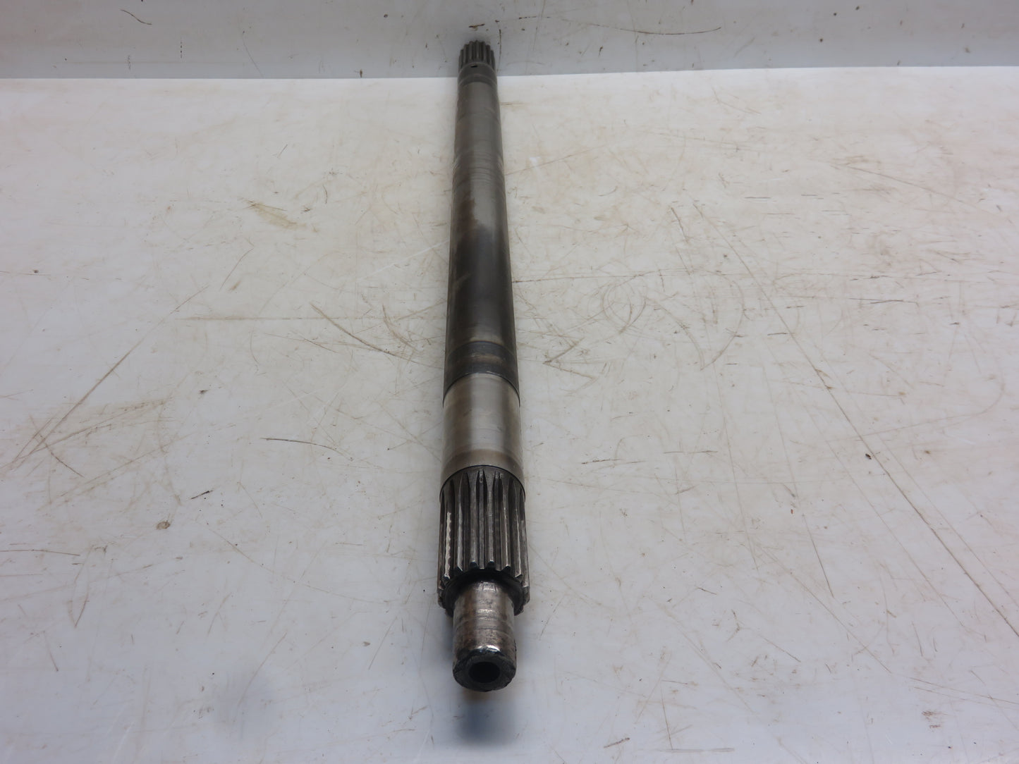 R33927 John Deere Syncro Range Transmission Input Shaft For 3020