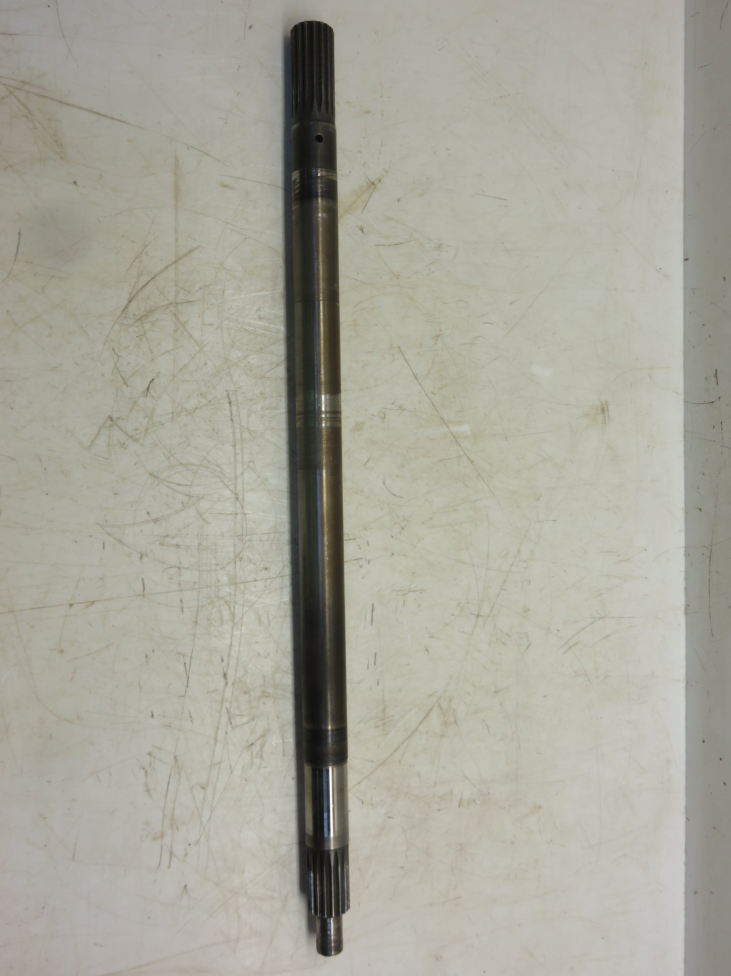 R33927 John Deere Syncro Range Transmission Input Shaft For 3020