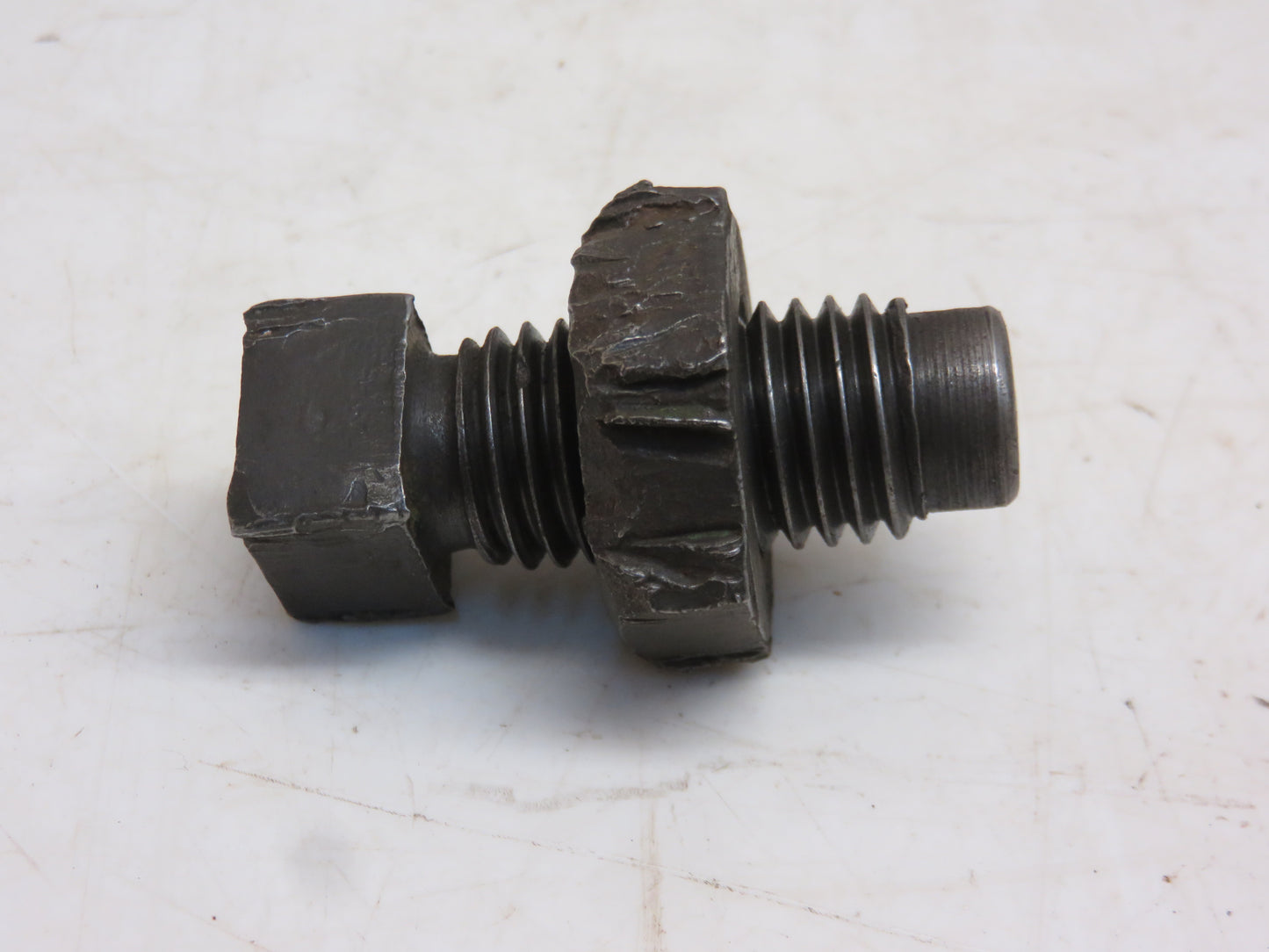 C618R, D2783R John Deere Left Hand Main Bearing Adjusting Screw For GP, GPWT