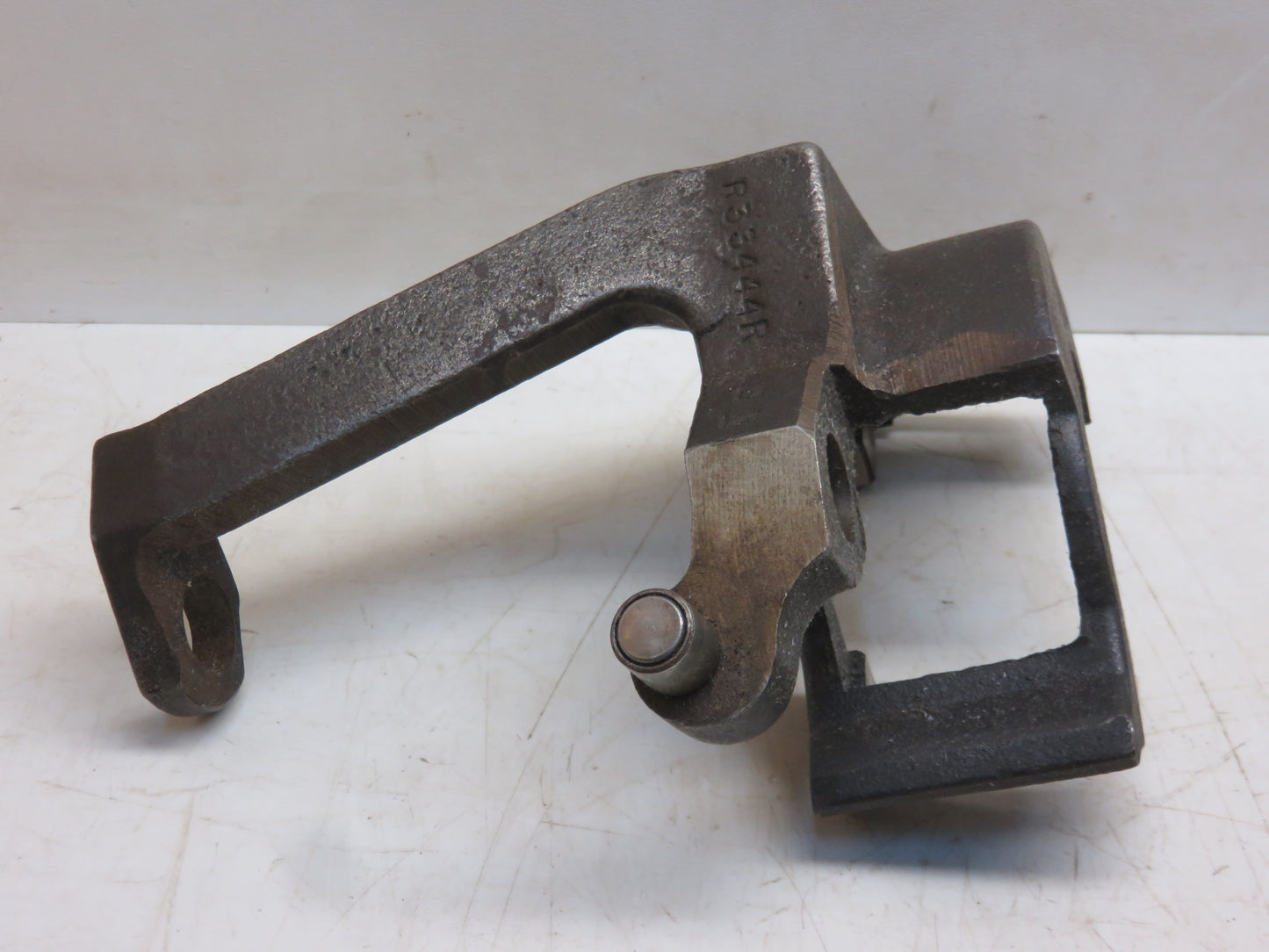 AR77821, R33444 John Deere Lo High Range Synchronizer Shifter Fork For 2510, 2520, 3020, 4030