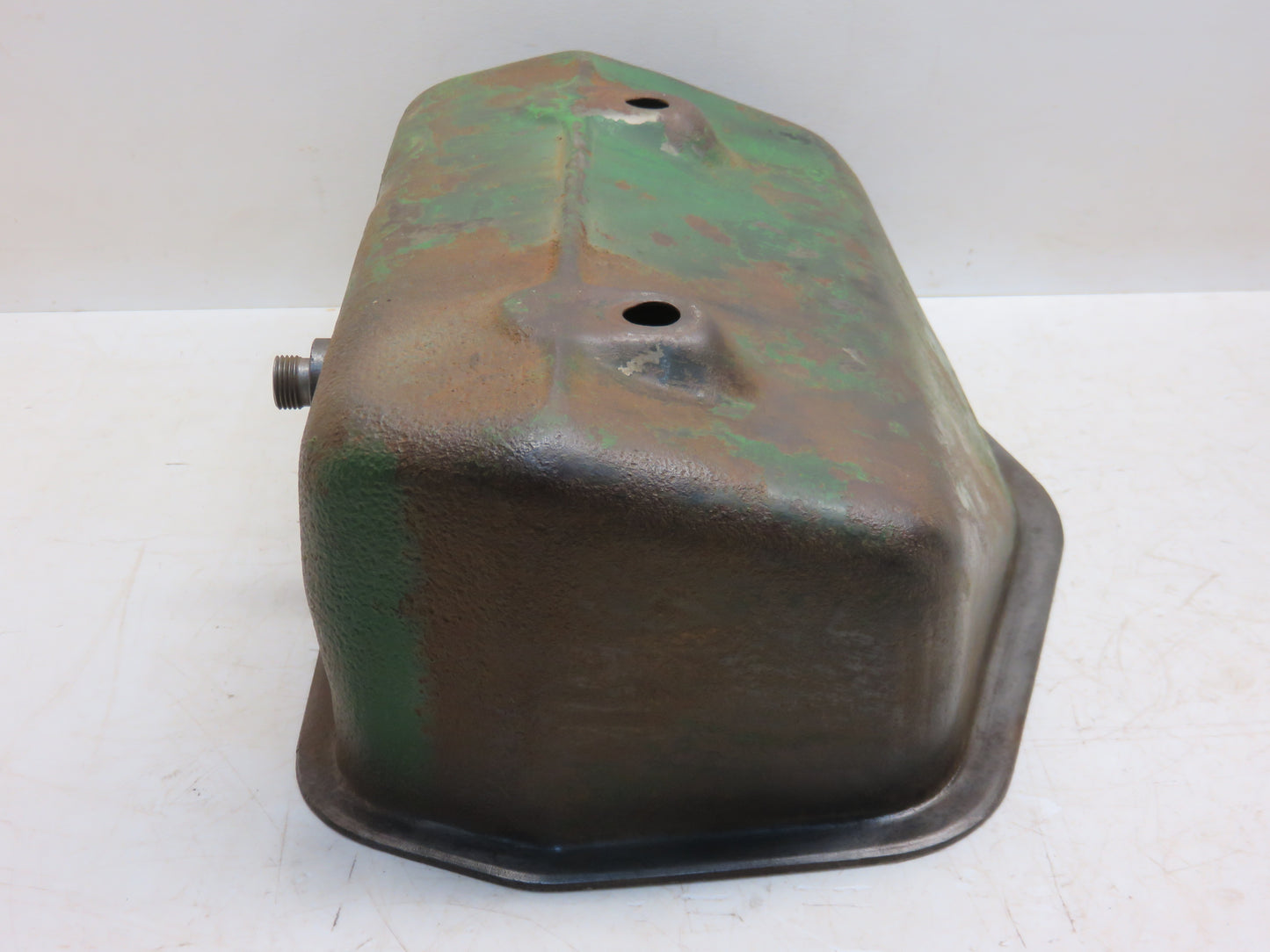 AA4016R John Deere Valve Cover For A, AR, AO
