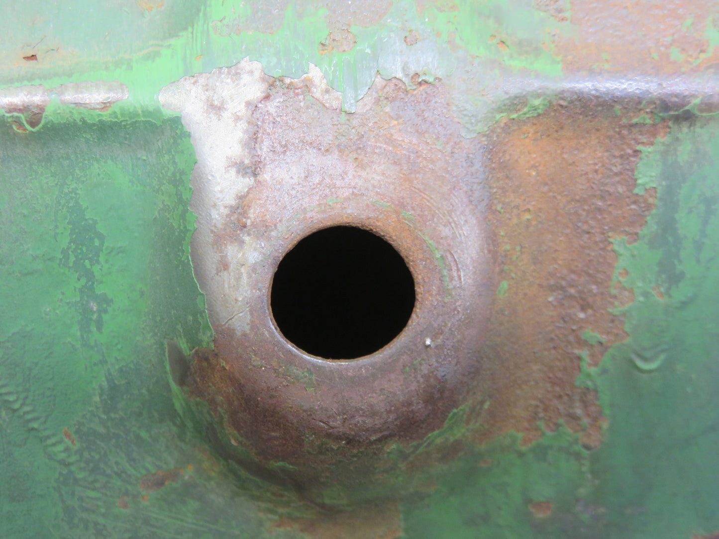 AA4016R John Deere Valve Cover For A, AR, AO