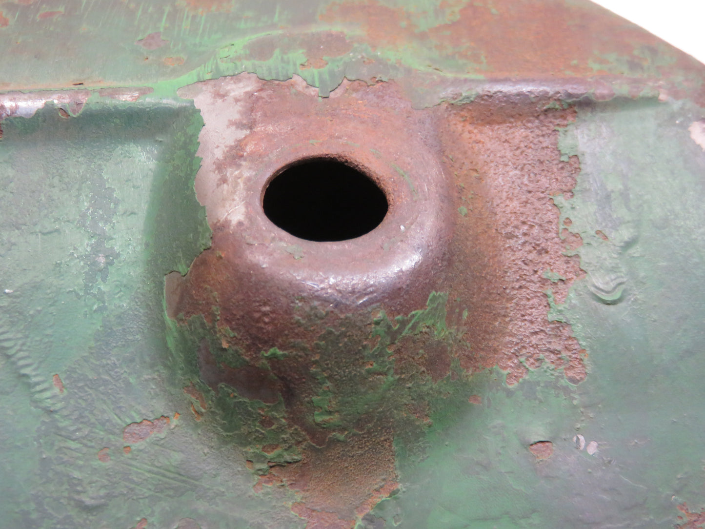 AA4016R John Deere Valve Cover For A, AR, AO