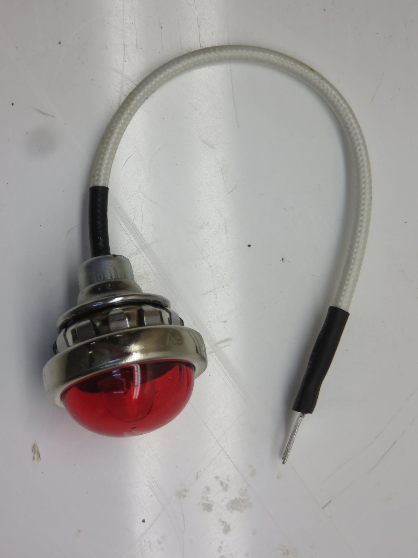 AA4925R John Deere Red Dot Jewel Light Assembly For B, R, 40, 70, 80, 320, 420, 720, 820