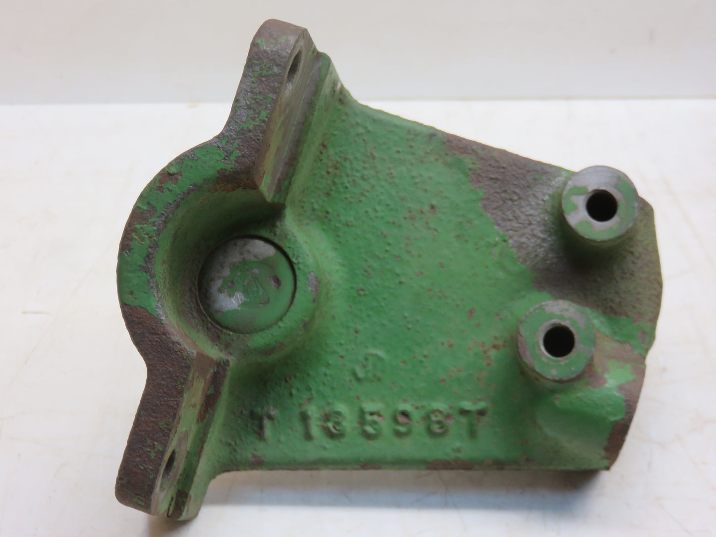 AT12620, T13598 John Deere Shifter Quadrant Bracket For 2010