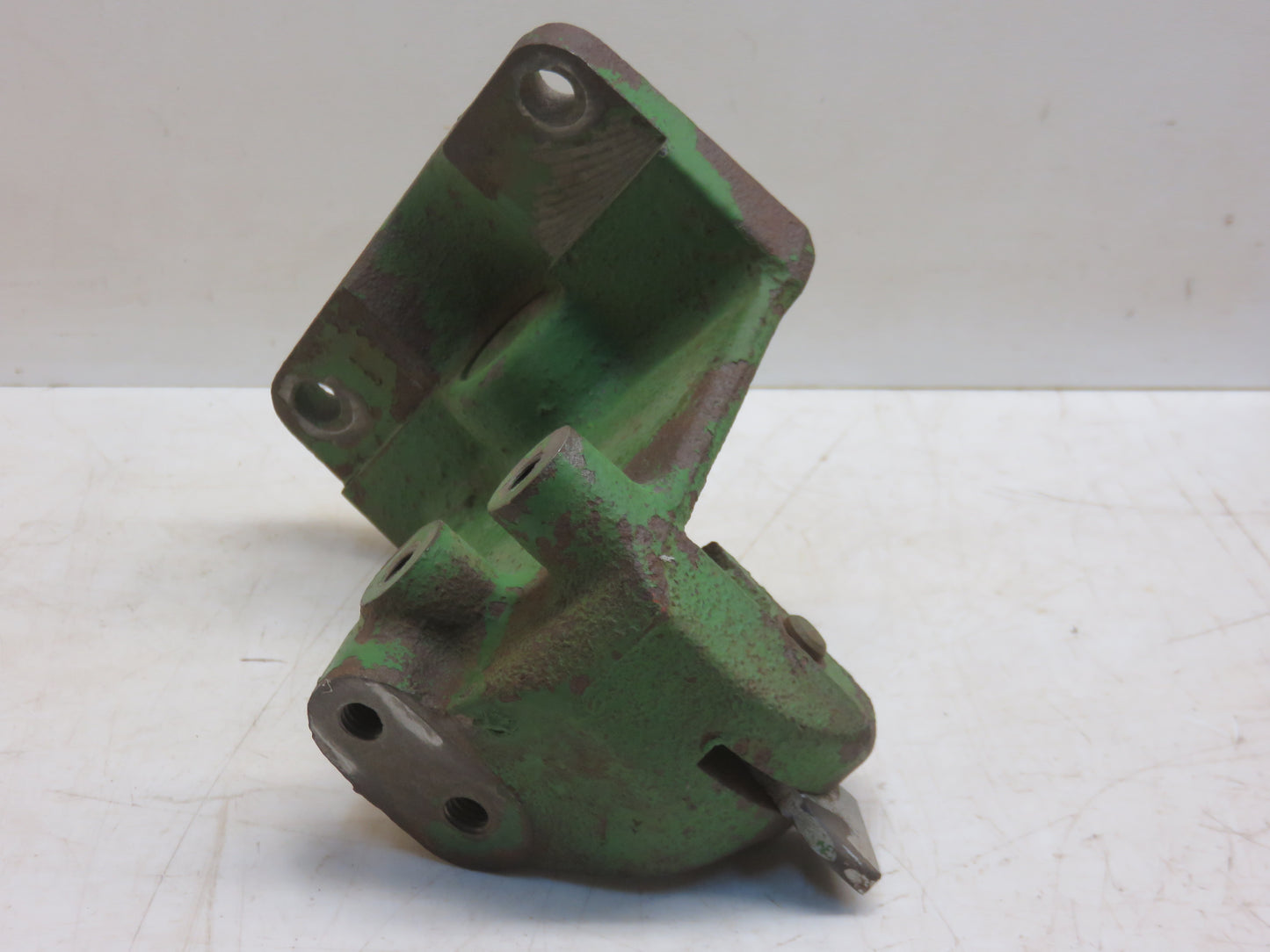 AT12620, T13598 John Deere Shifter Quadrant Bracket For 2010