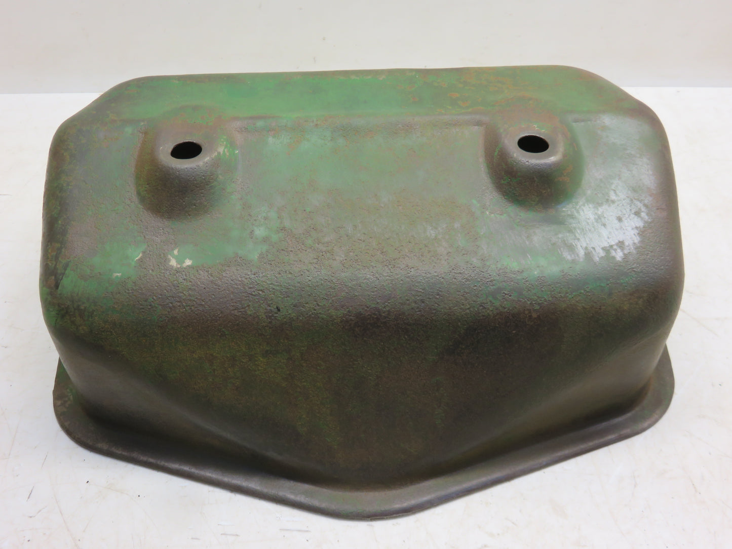 A2347R John Deere Valve Cover For A, AR, AO