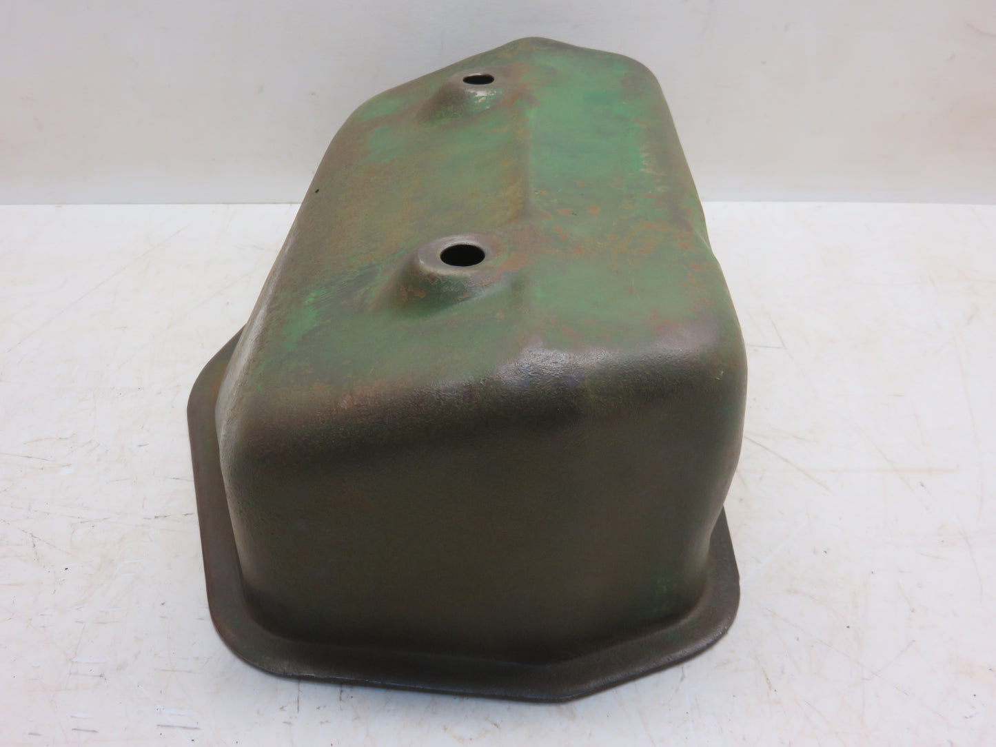 A2347R John Deere Valve Cover For A, AR, AO
