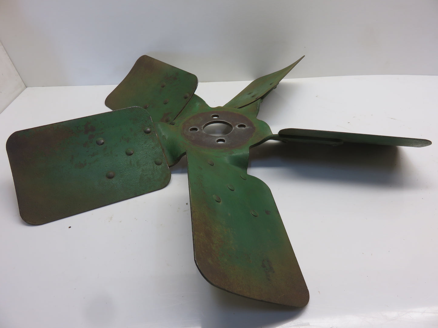 AR32172, AR34451 John Deere Fan Blade For 4010, 4000, 4020, 4230