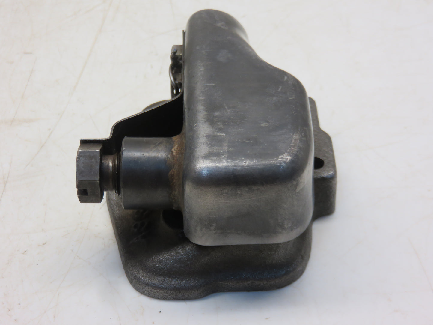 AA3987R, A3358R John Deere Oil Filter Head Cover For 620, 720, 630, 730