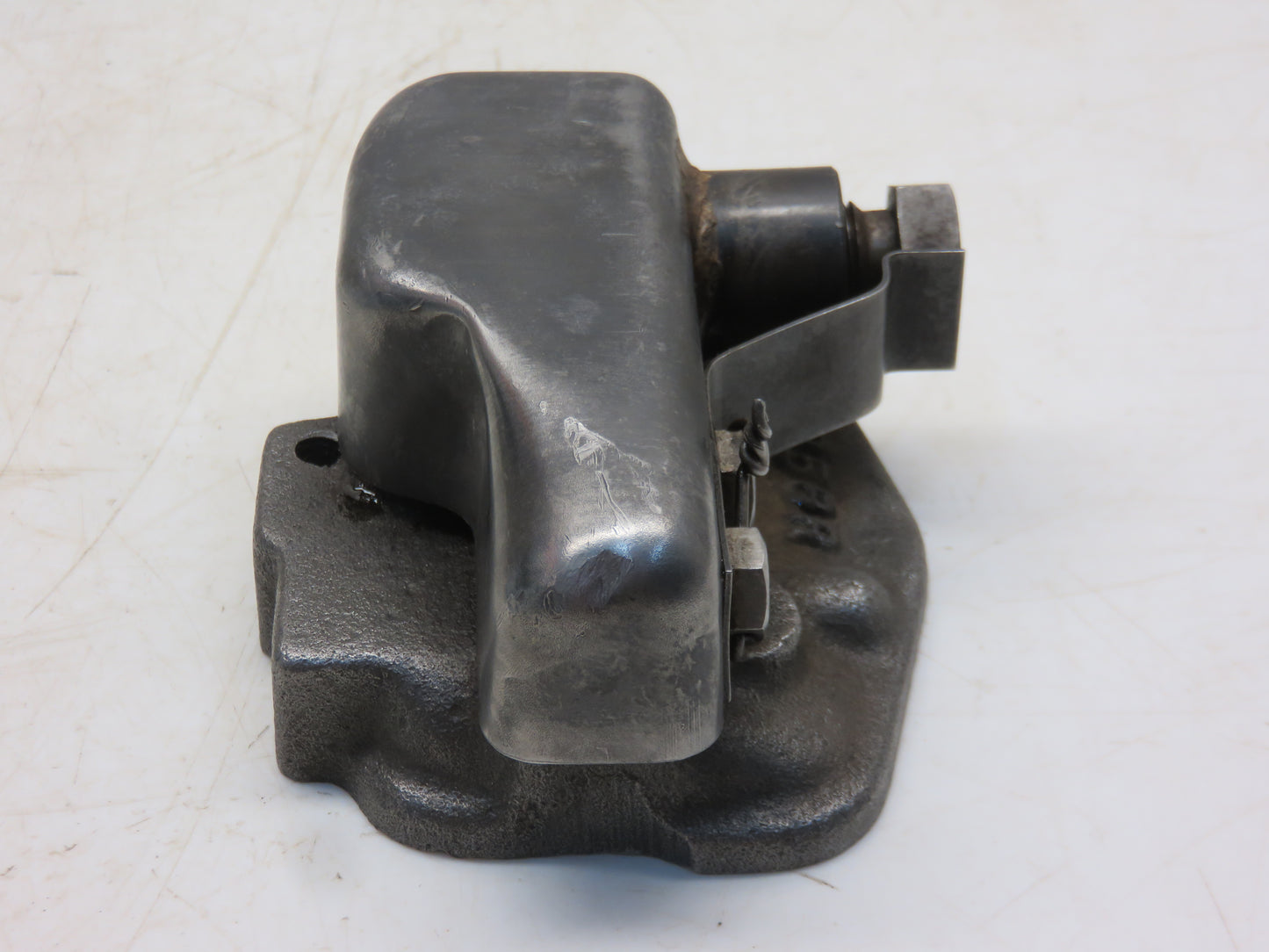 AA3987R, A3358R John Deere Oil Filter Head Cover For 620, 720, 630, 730