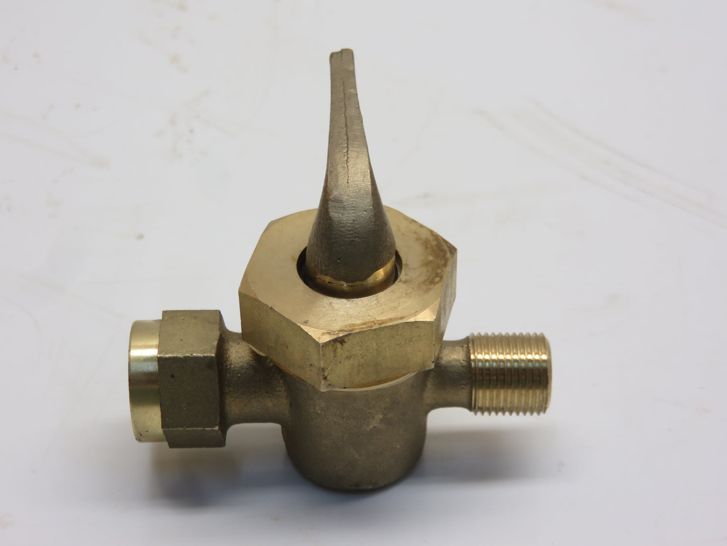 AD680R John Deere 3 Way Valve For A, B, D, GP, GPWT, GPO