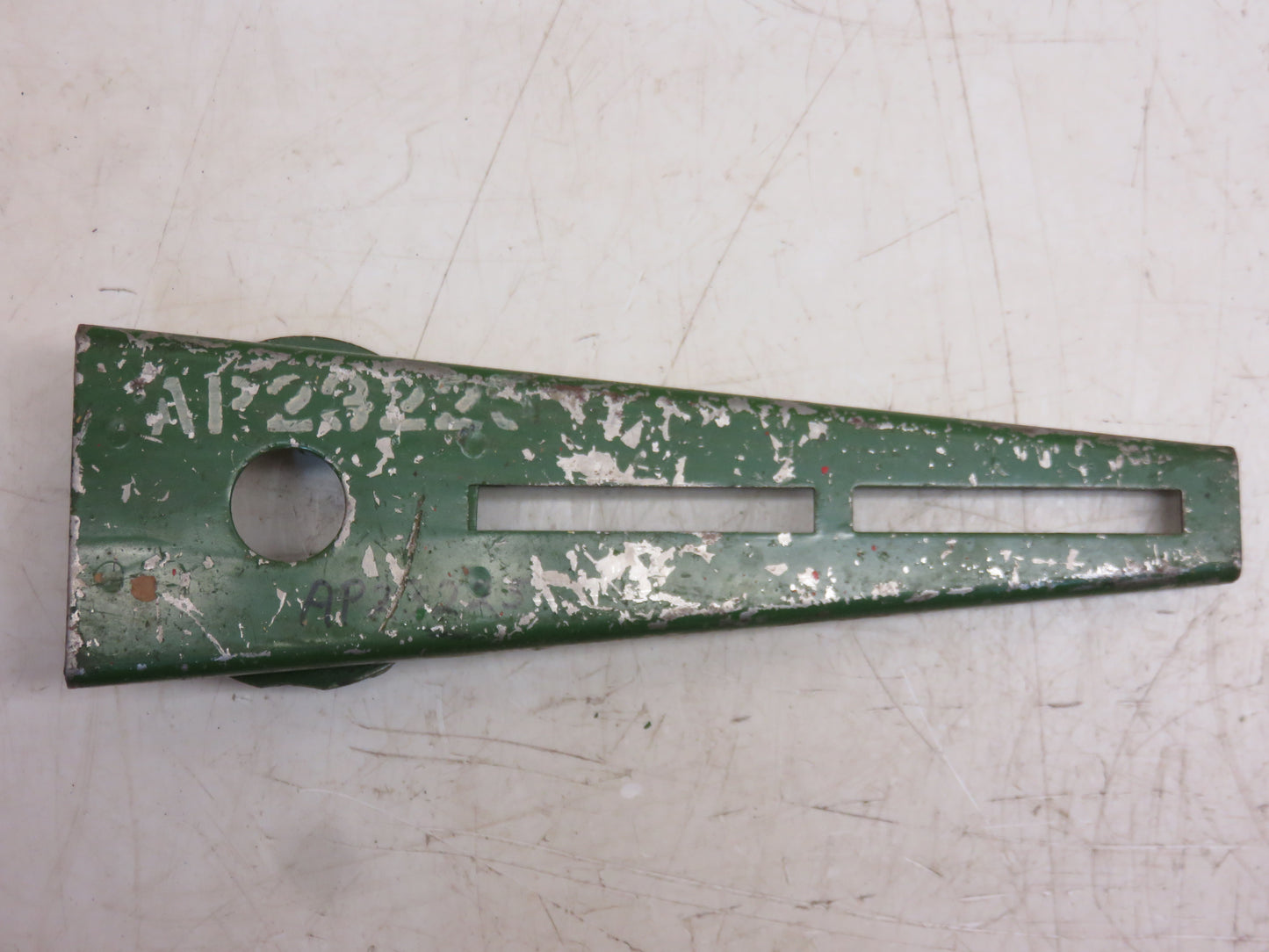 AP23225 John Deere Straw Spreader Support Bracket For 40, 42, 45 Combine
