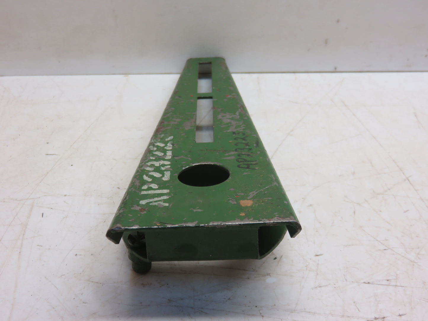 AP23225 John Deere Straw Spreader Support Bracket For 40, 42, 45 Combine