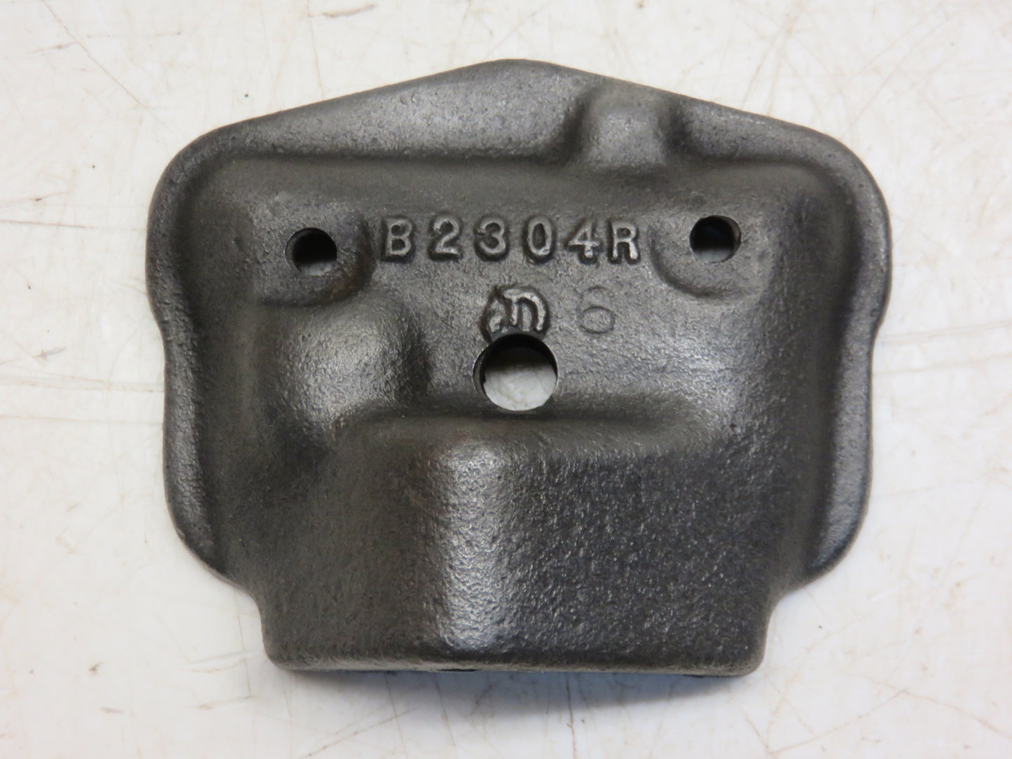 B2304R John Deere Oil Filter Head Cover For B, 50, 520, 530