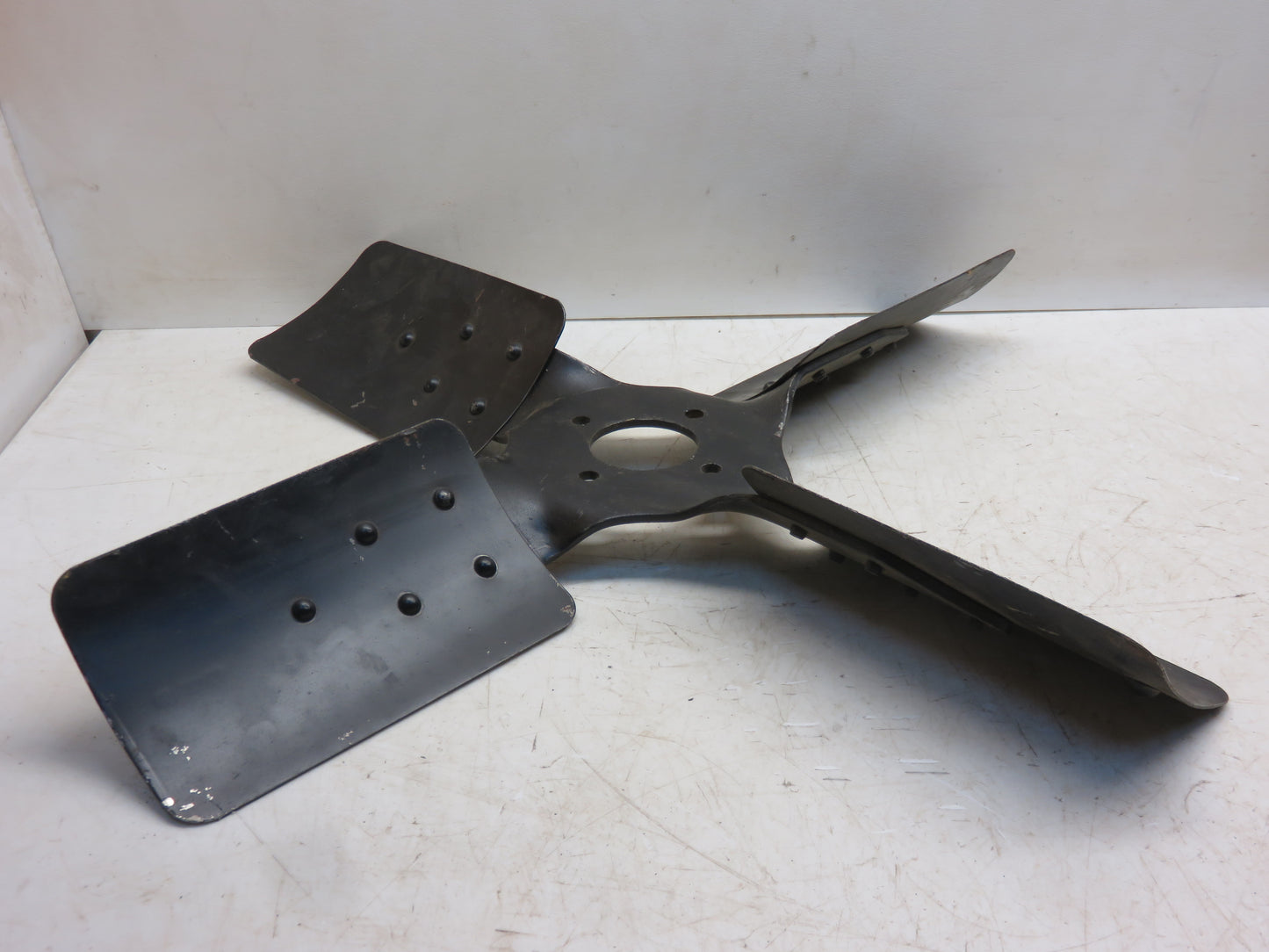 AH13563 John Deere NOS Fan Blade For 145 Power Unit