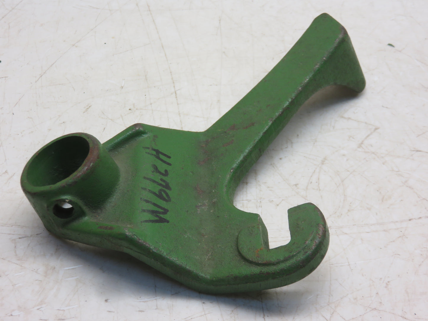 H279M John Deere NOS Fertilizer Drive Shaft Left Hand Hanger For FB, FBA, GL Grain Drill
