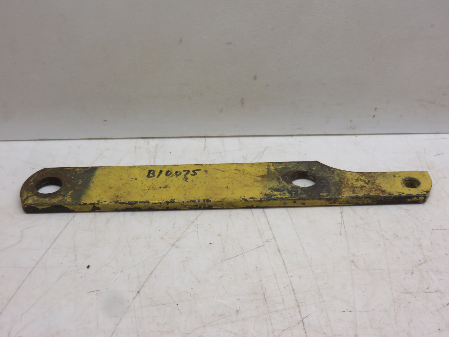 B10075B John Deere Fertilizer Opener Runner Drawbar For 1240, 1250, 1260 Planter