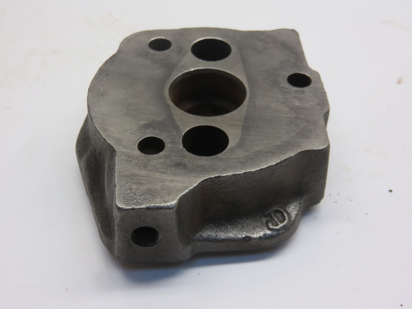 A3357R John Deere Oil Filter Head For A, AR, AO, 60, 70, 620, 720, 630, 730