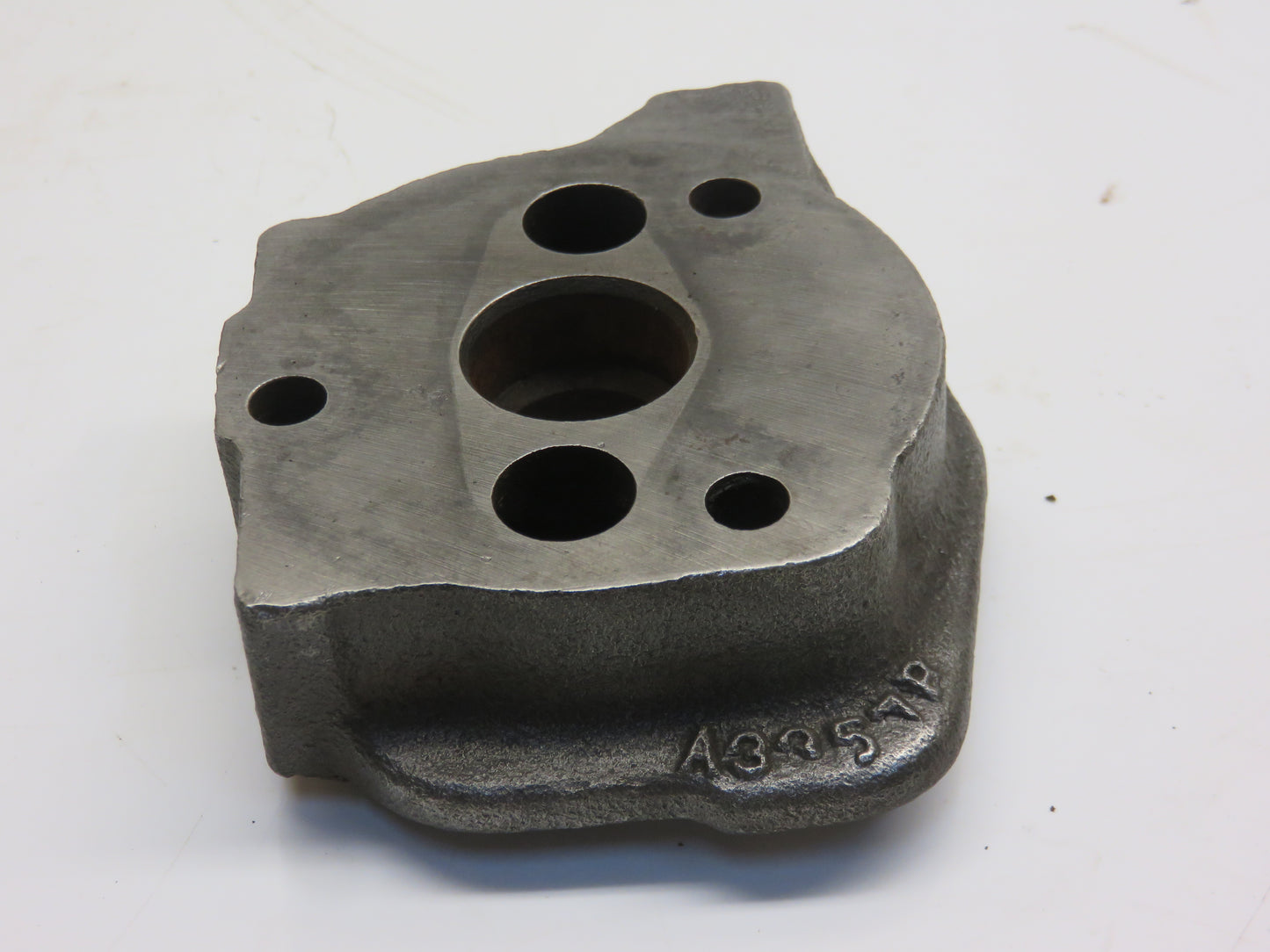 A3357R John Deere Oil Filter Head For A, AR, AO, 60, 70, 620, 720, 630, 730