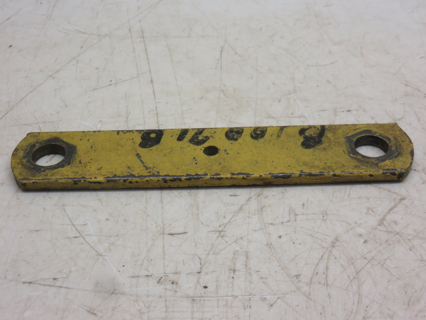 B10071B John Deere Fertilizer Opener Runner Upper Bar For 1240, 1250, 1260 Planter