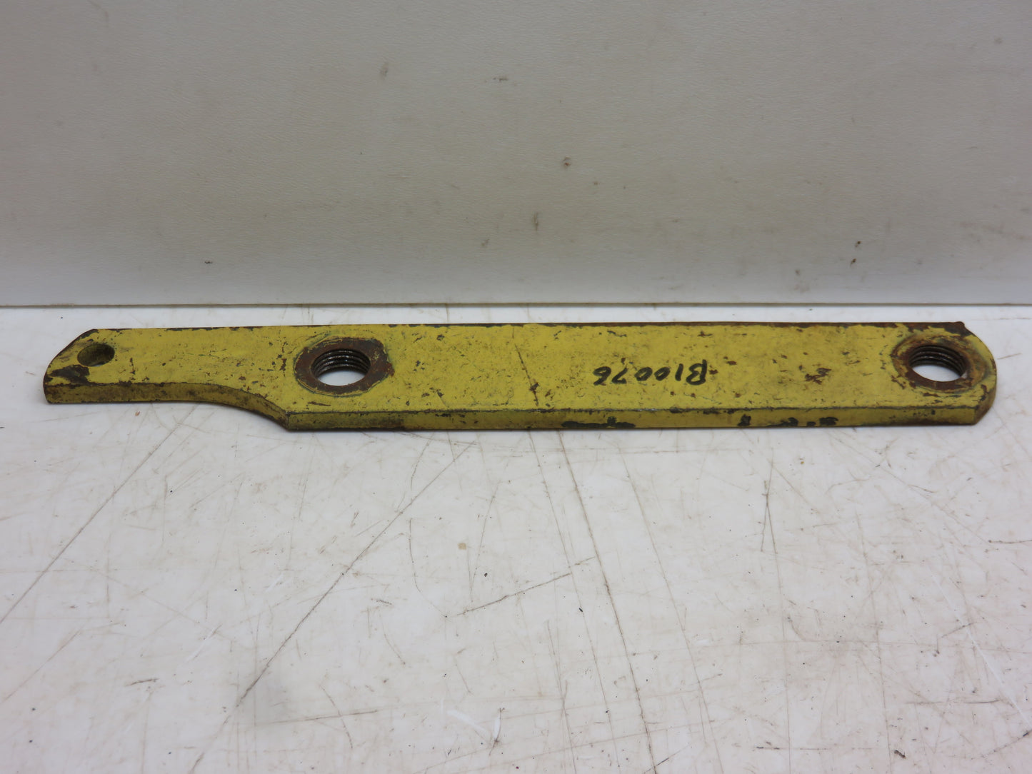 B10076B John Deere Fertilizer Opener Runner Drawbar For 1240, 1250, 1260 Planter