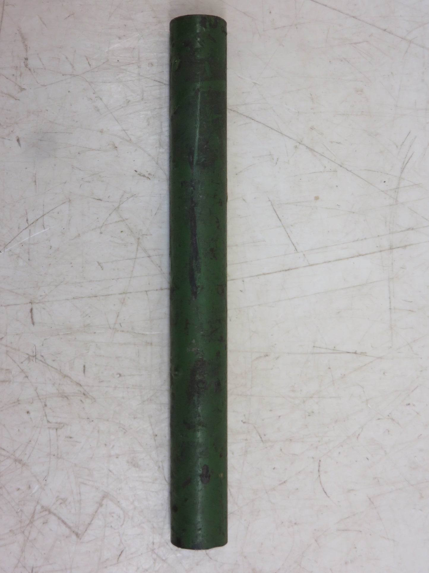 B10040 John Deere NOS Hub Shaft For 494, 495, 694, 695 Planter