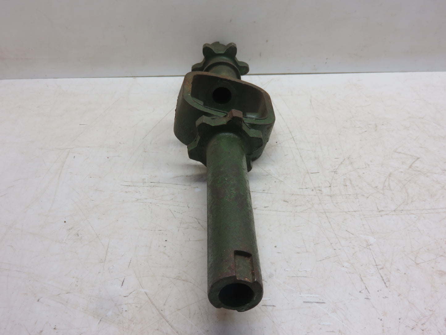H1715B John Deere Counter Drive Shaft Differential Housing For 290 Planter