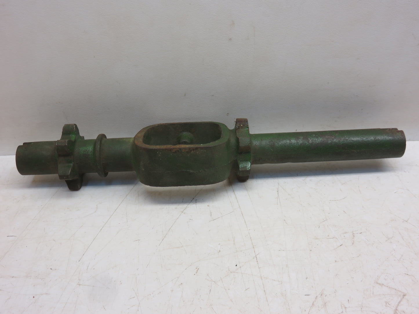 H1715B John Deere Counter Drive Shaft Differential Housing For 290 Planter