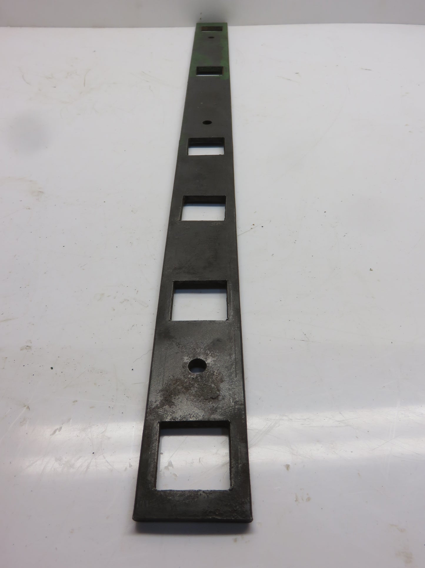 A4321R John Deere Frame Bolt Lock Strap For 60, 620, 630