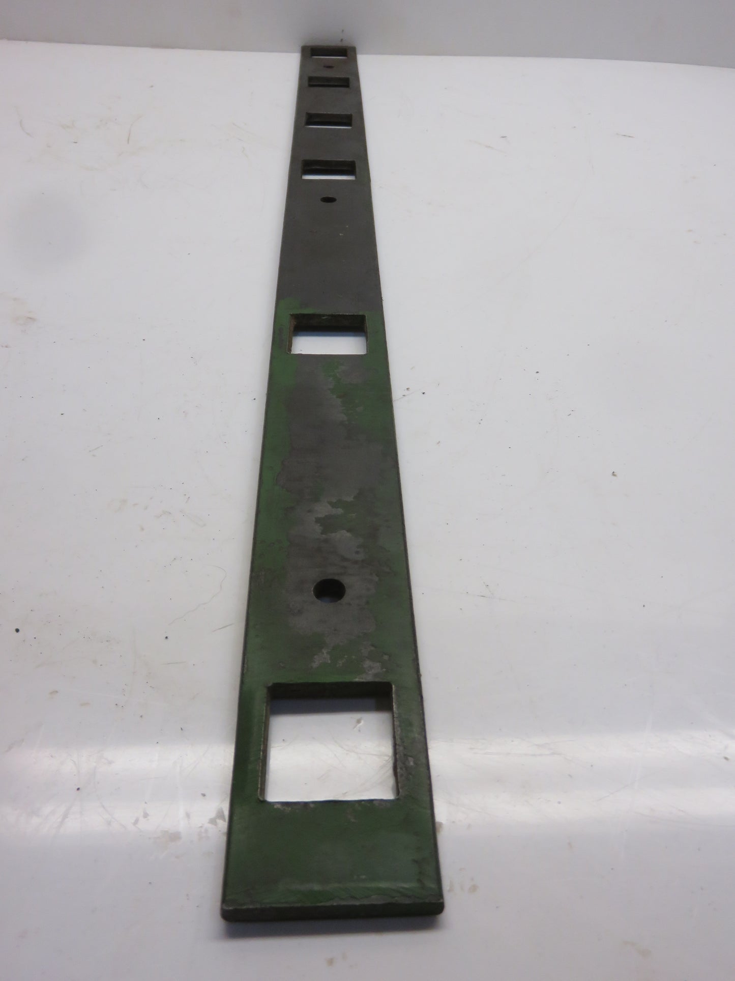 A4321R John Deere Frame Bolt Lock Strap For 60, 620, 630