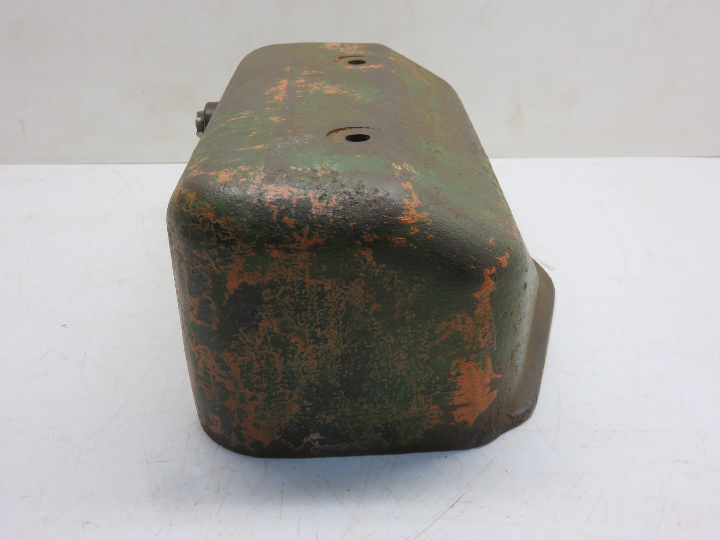 AB273R, B211R John Deere Cast Iron Valve Cover For B, BR, BO