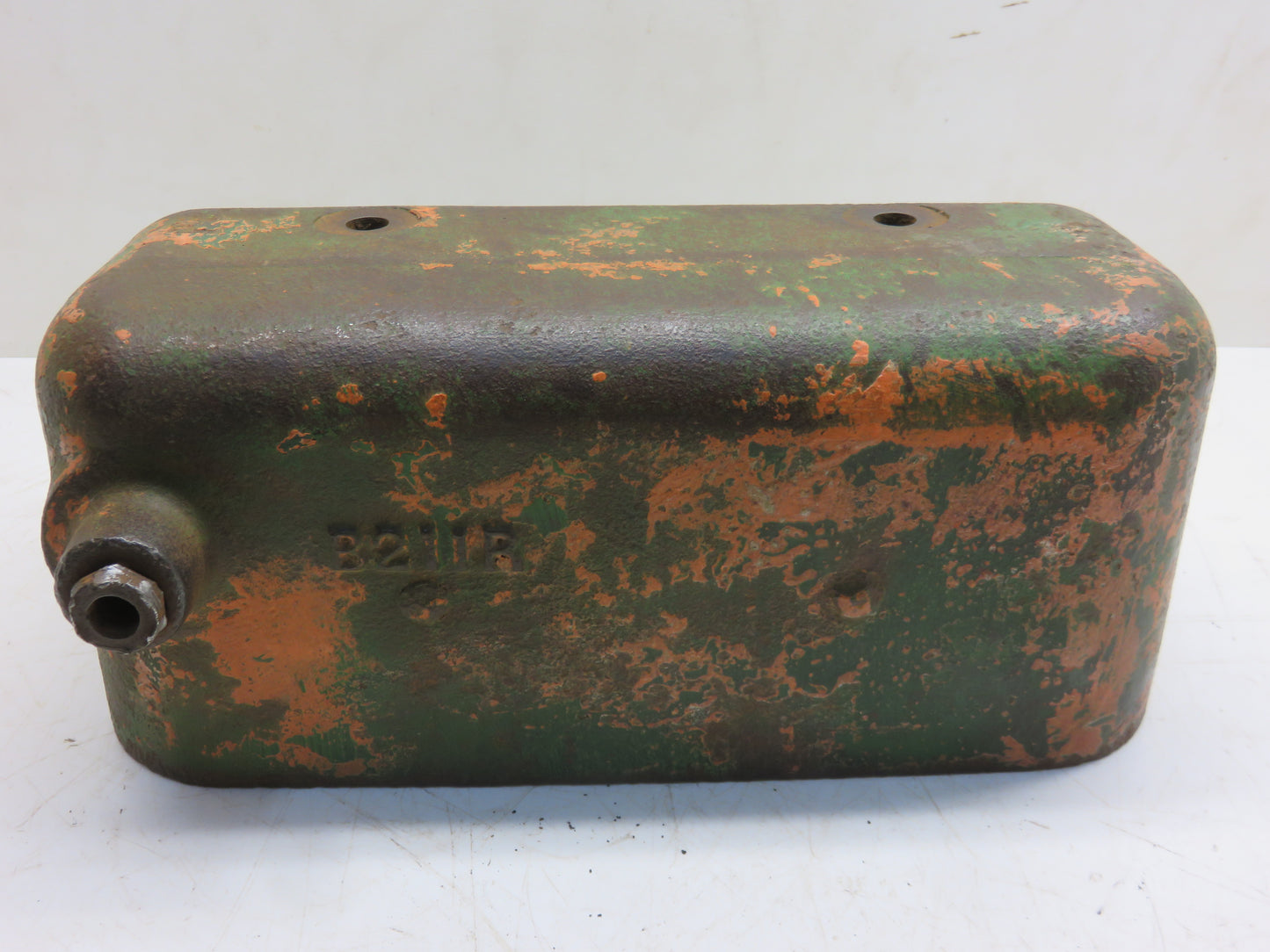 AB273R, B211R John Deere Cast Iron Valve Cover For B, BR, BO