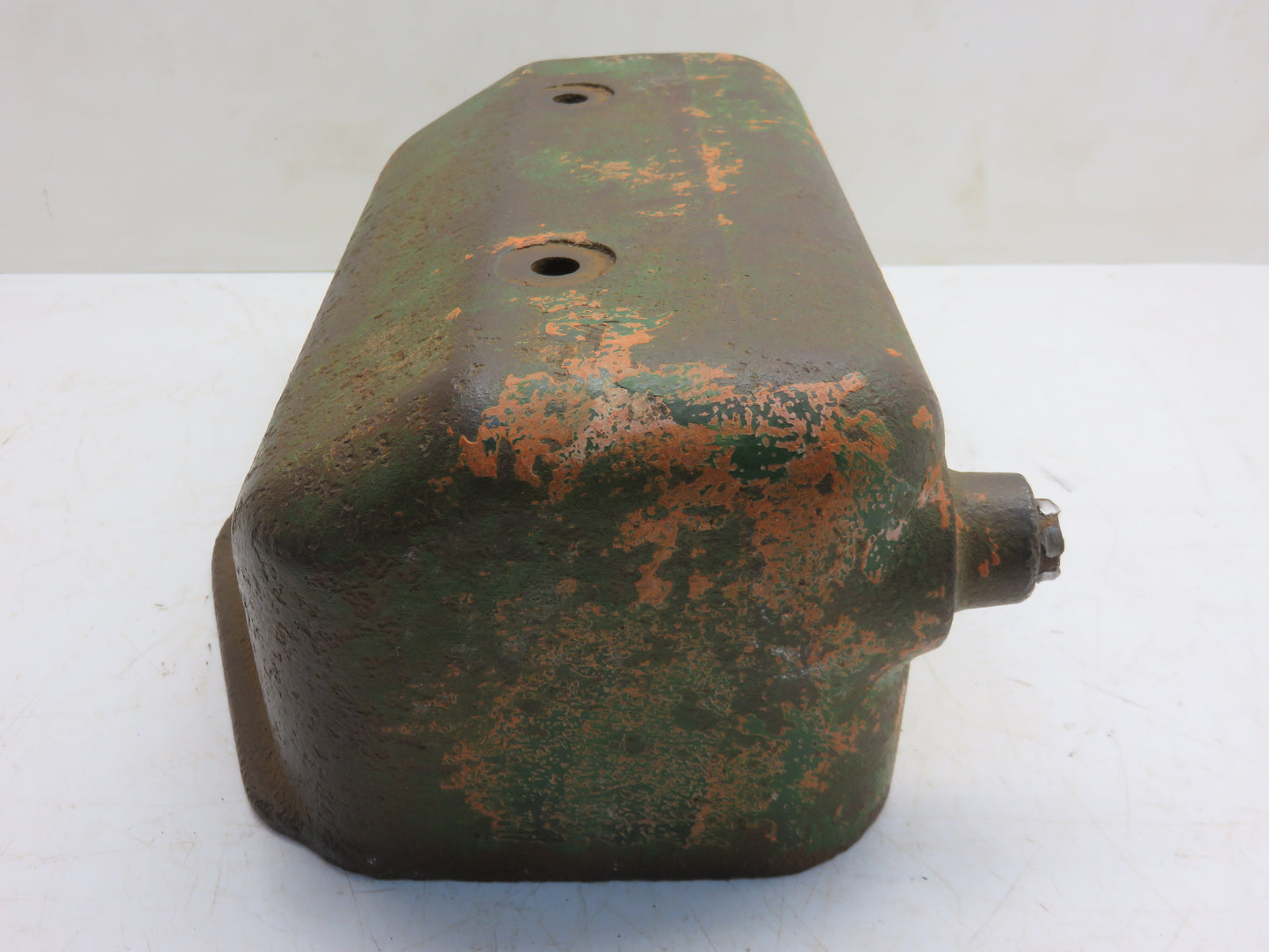 AB273R, B211R John Deere Cast Iron Valve Cover For B, BR, BO
