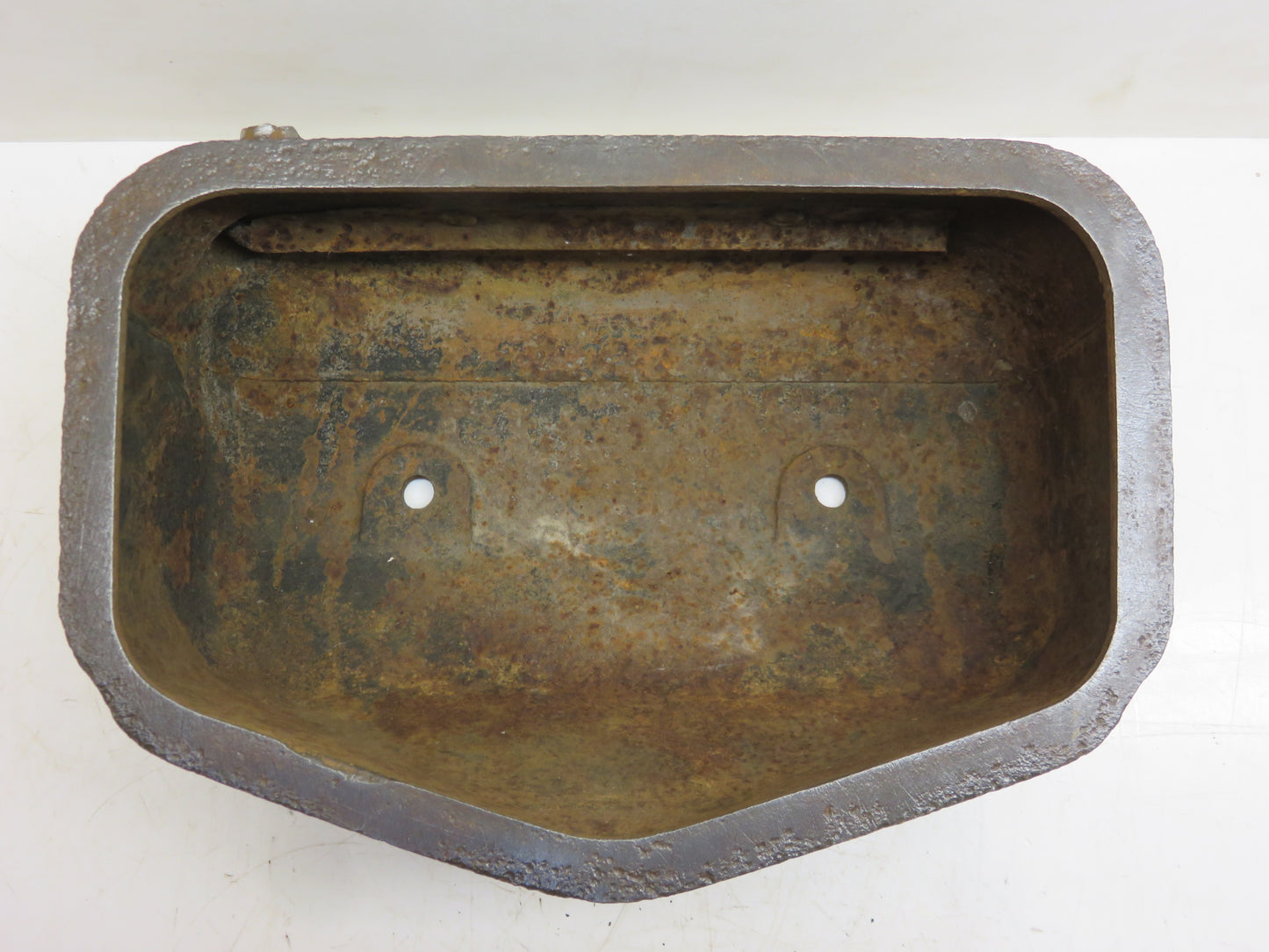 AB273R, B211R John Deere Cast Iron Valve Cover For B, BR, BO