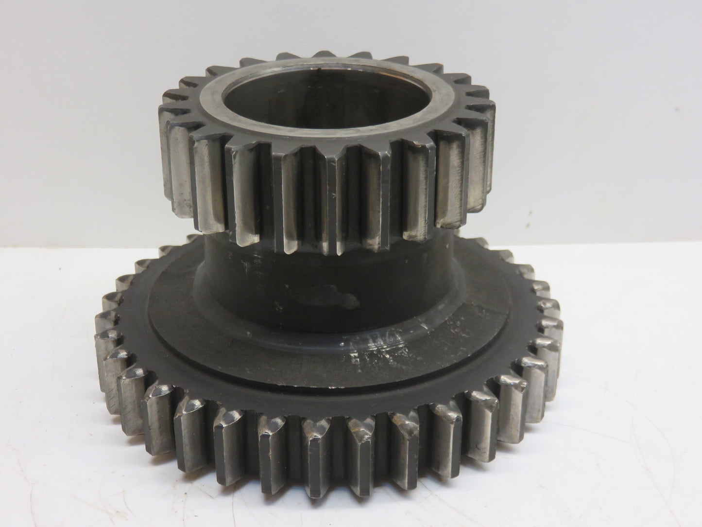A5565R John Deere Countershaft Idler Gear For 620, 630