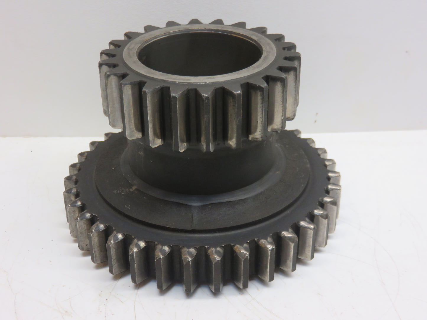 A5565R John Deere Countershaft Idler Gear For 620, 630