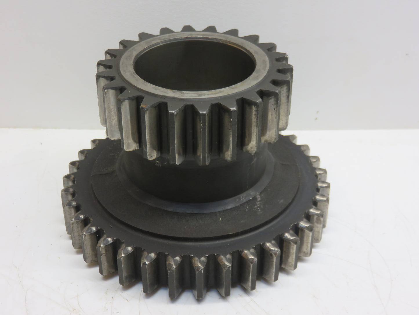 A5565R John Deere Countershaft Idler Gear For 620, 630
