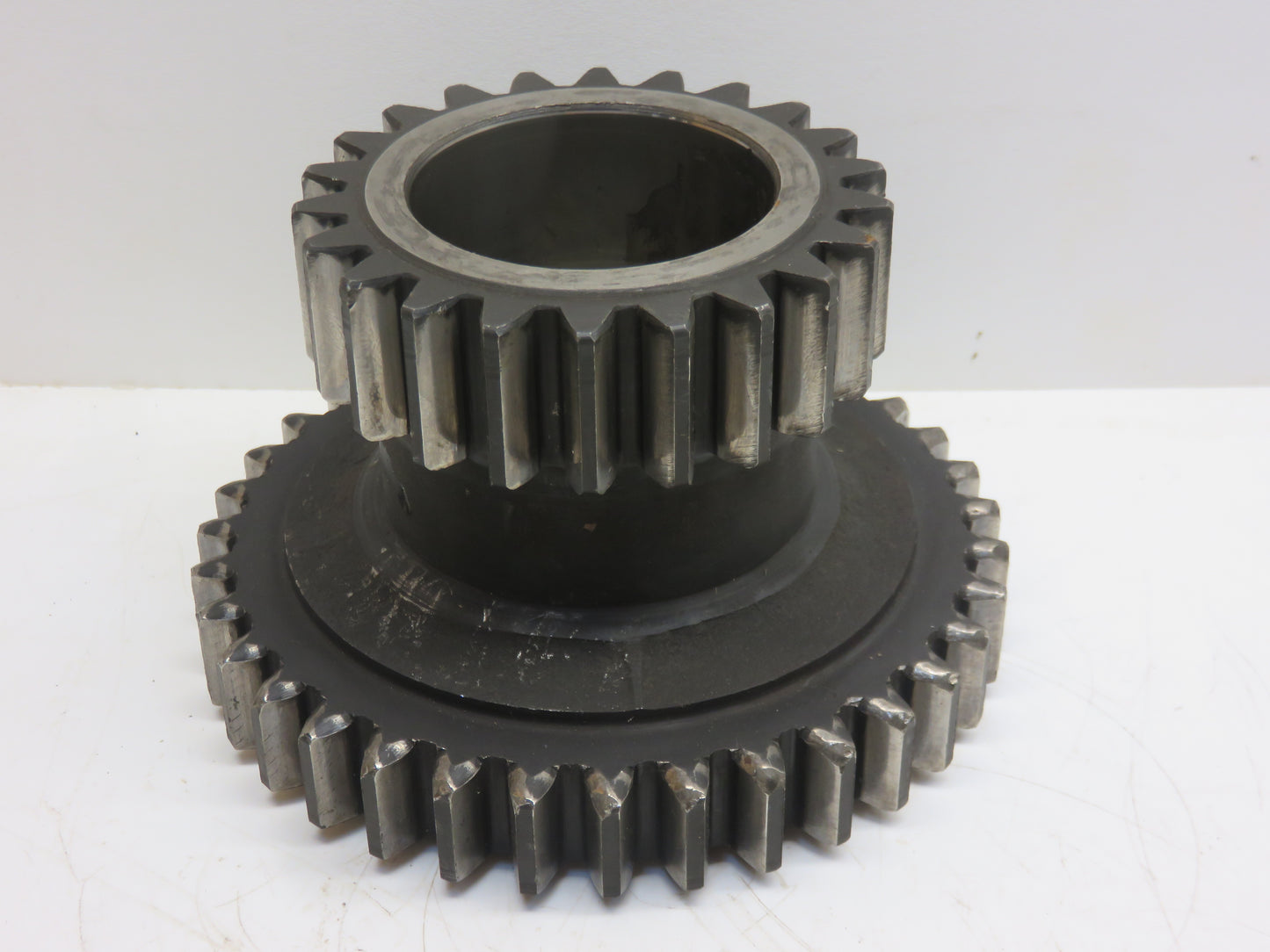 A5565R John Deere Countershaft Idler Gear For 620, 630