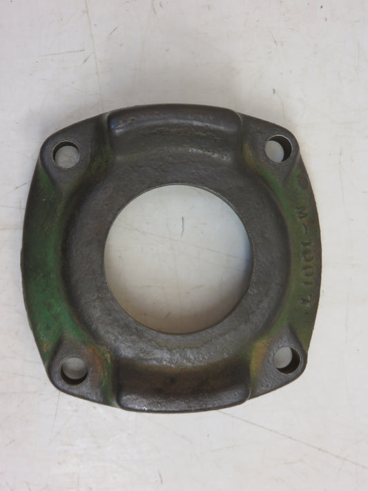 M1001T, AM972T John Deere Axle Bearing Quill For MT, 40, 420, 430, 435, 1010