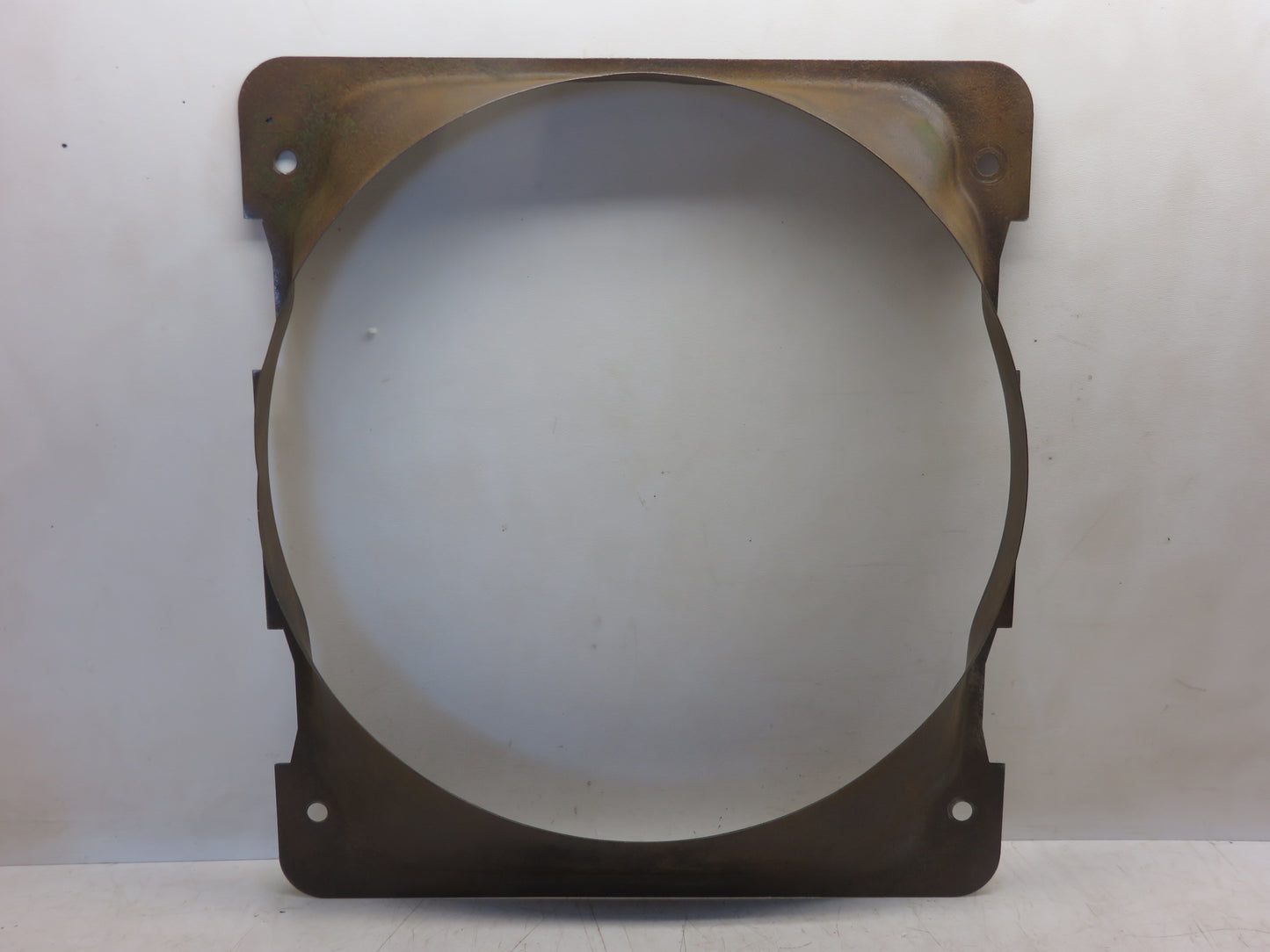 AB4775R, B1512R John Deere Fan Shroud For B, 50, 520, 530