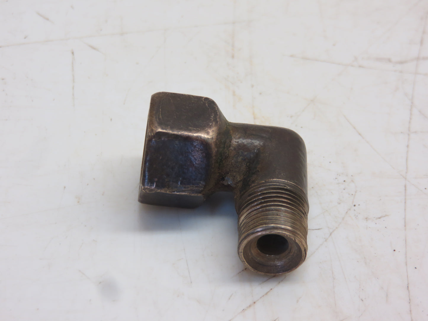 B2526R John Deere Gas Line Elbow For A, B