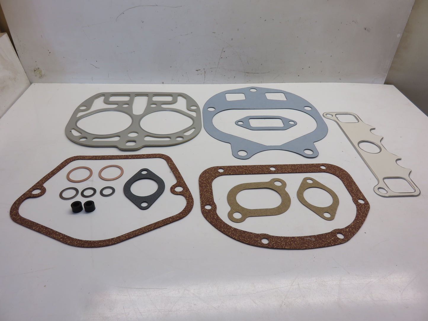 AH1160R John Deere Valve, Ring And Cylinder Replacement Gasket Set For H