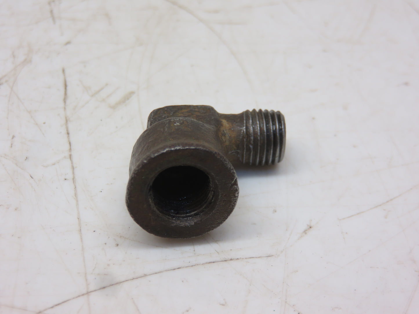 A2501R John Deere Oil Pressure Gauge Elbow For A, AR, AO, B, G, H, R