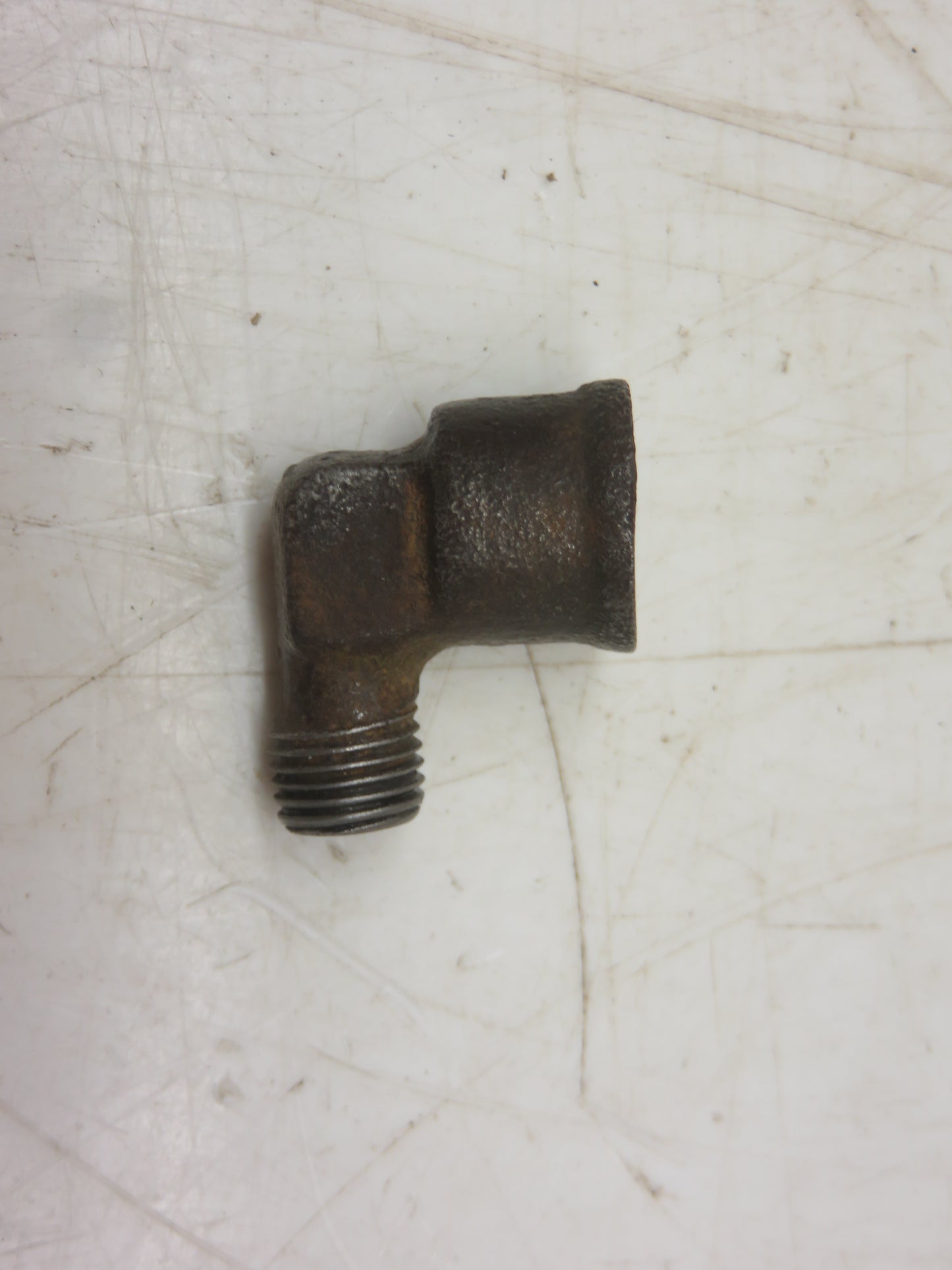 A2501R John Deere Oil Pressure Gauge Elbow For A, AR, AO, B, G, H, R