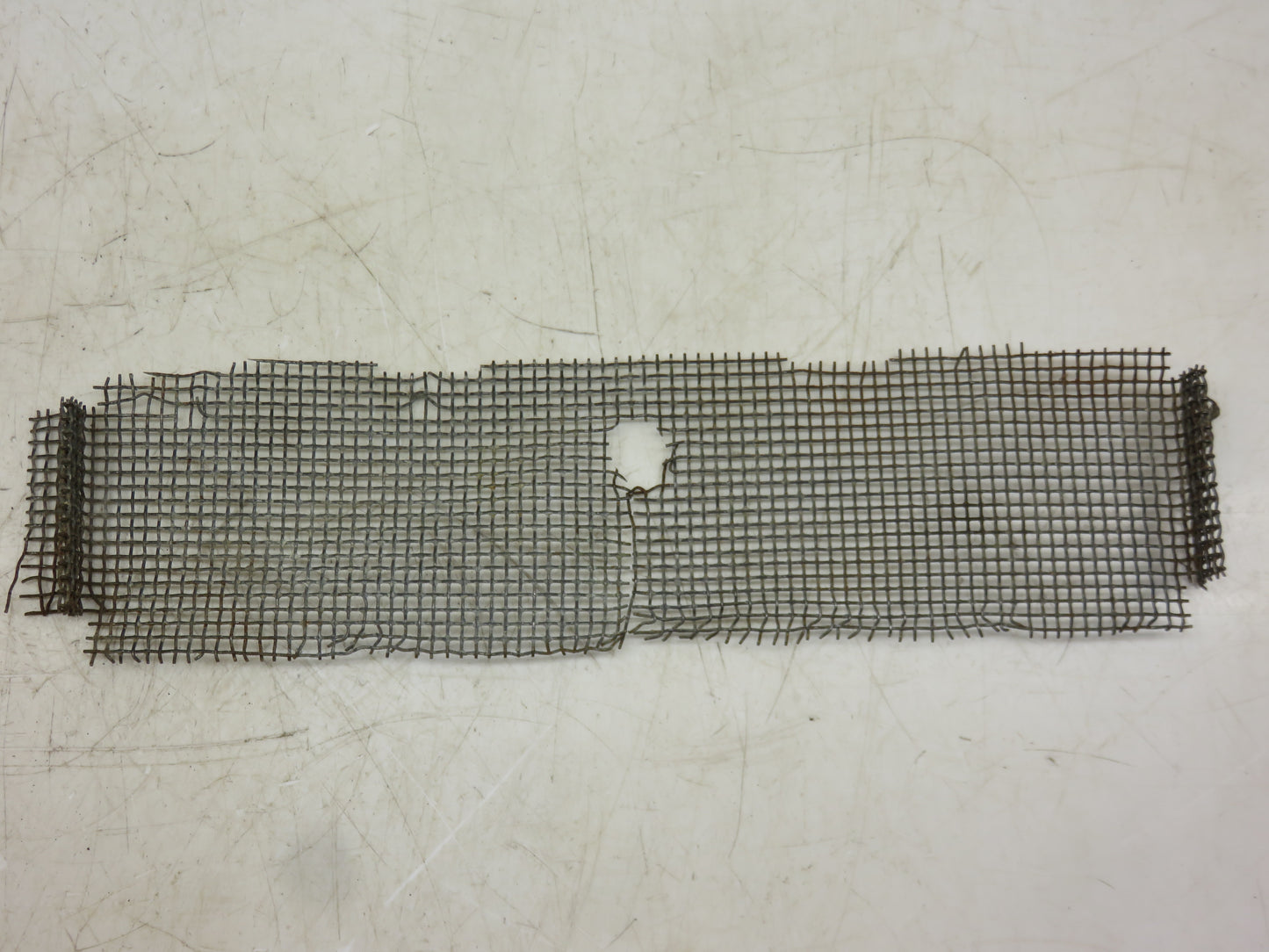 B1565R John Deere Radiator Trash Screen For B
