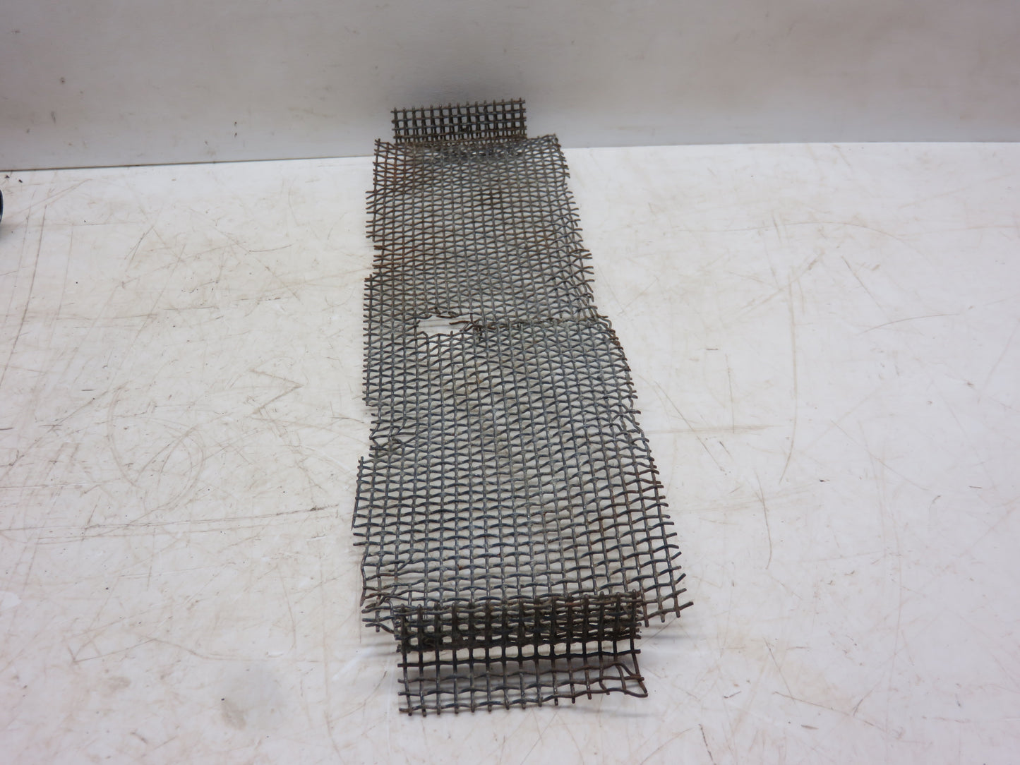 B1565R John Deere Radiator Trash Screen For B