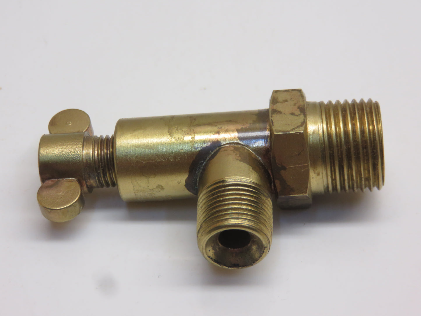 AD278R, D792R John Deere Gas Tank Strainer Fitting For D