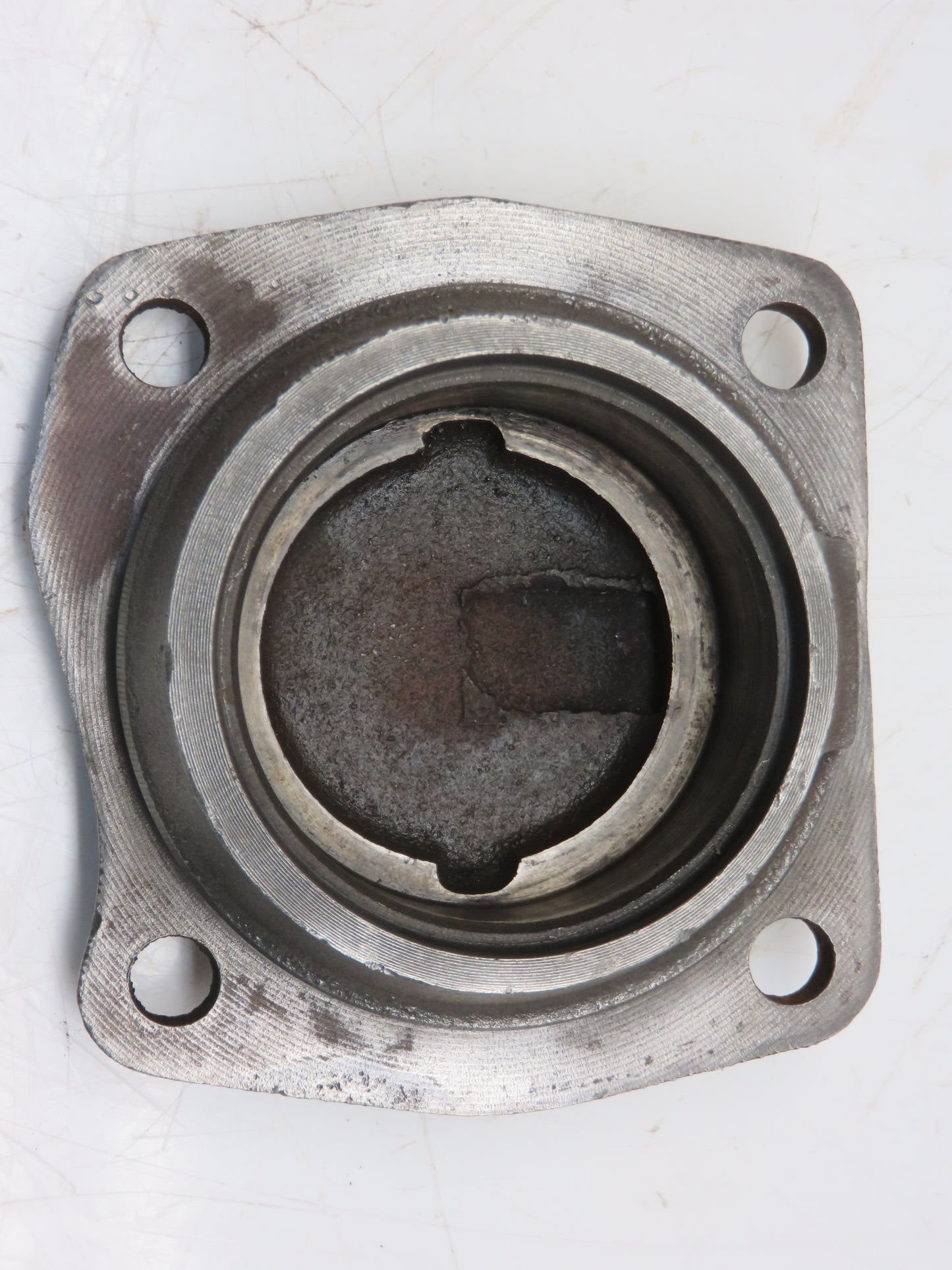 A2318R John Deere Right Hand Countershaft Bearing Housing For A, AR, AO, 60