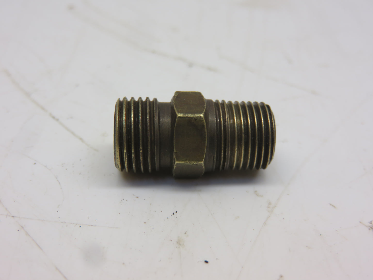 E1994R John Deere Oil Line Connector For A, AR, AO, B, BO, BR, D, H, R, 50, 60, 70, 80